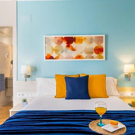 Kronos On The 2 Apartment