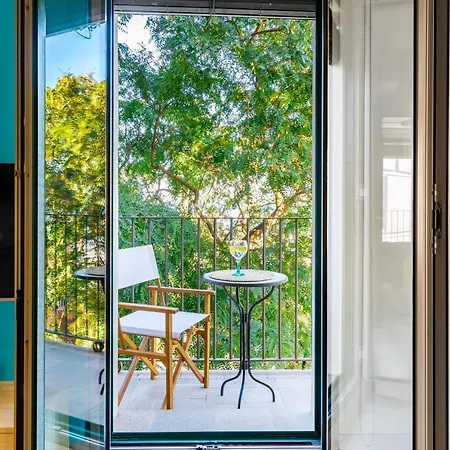 Kronos On The 2 Apartment