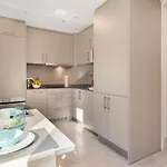 Kronos On The 2 Apartment *